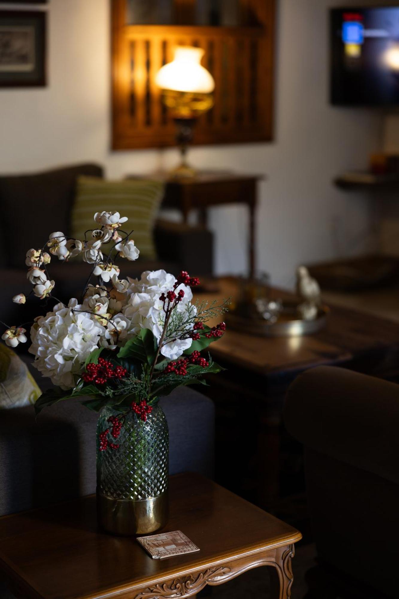 Apanemia Inn House Лофу Экстерьер фото