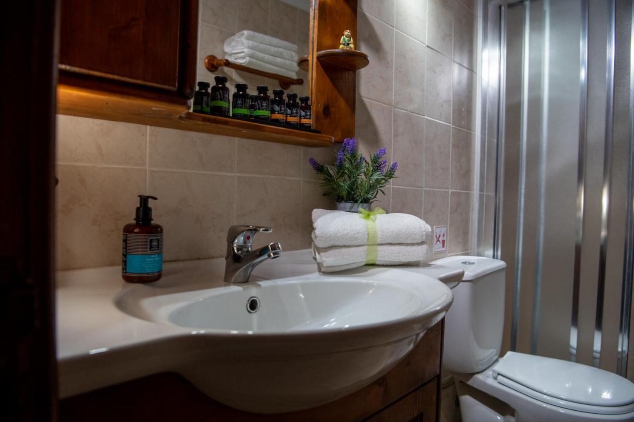 Apanemia Inn House Лофу Экстерьер фото